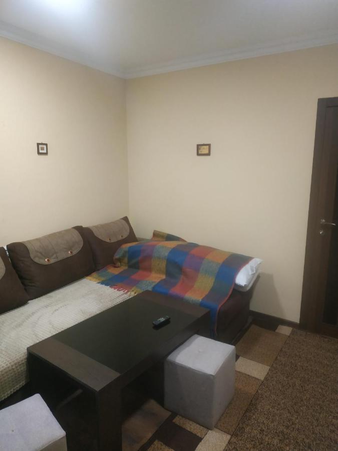 Central Lighthouse Apartamento Erevan Exterior foto